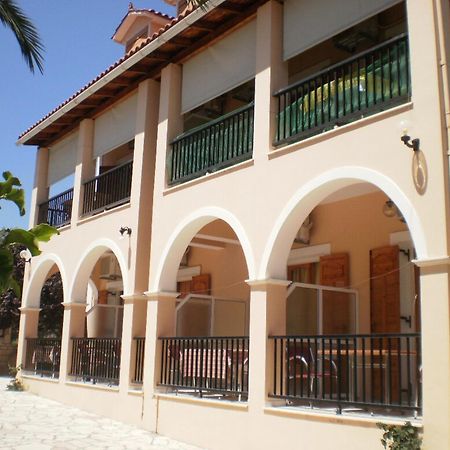 Loukas Inn Family Resort Keri Dış mekan fotoğraf